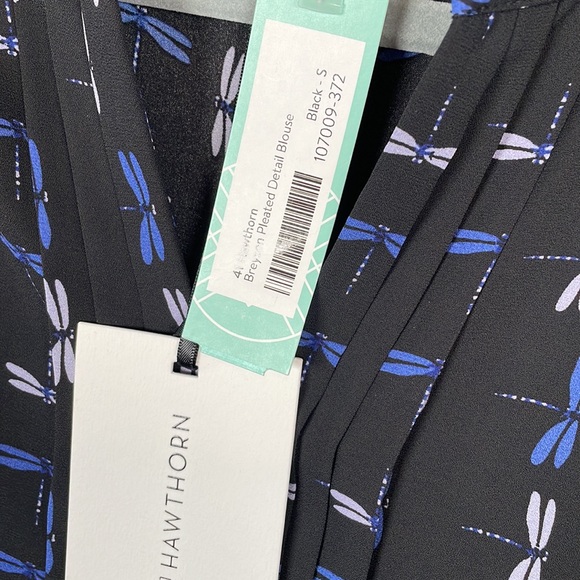 41 Hawthorn Bryson pleated detail sleeveless blouse Dragonfly print NWT small - Picture 4 of 4